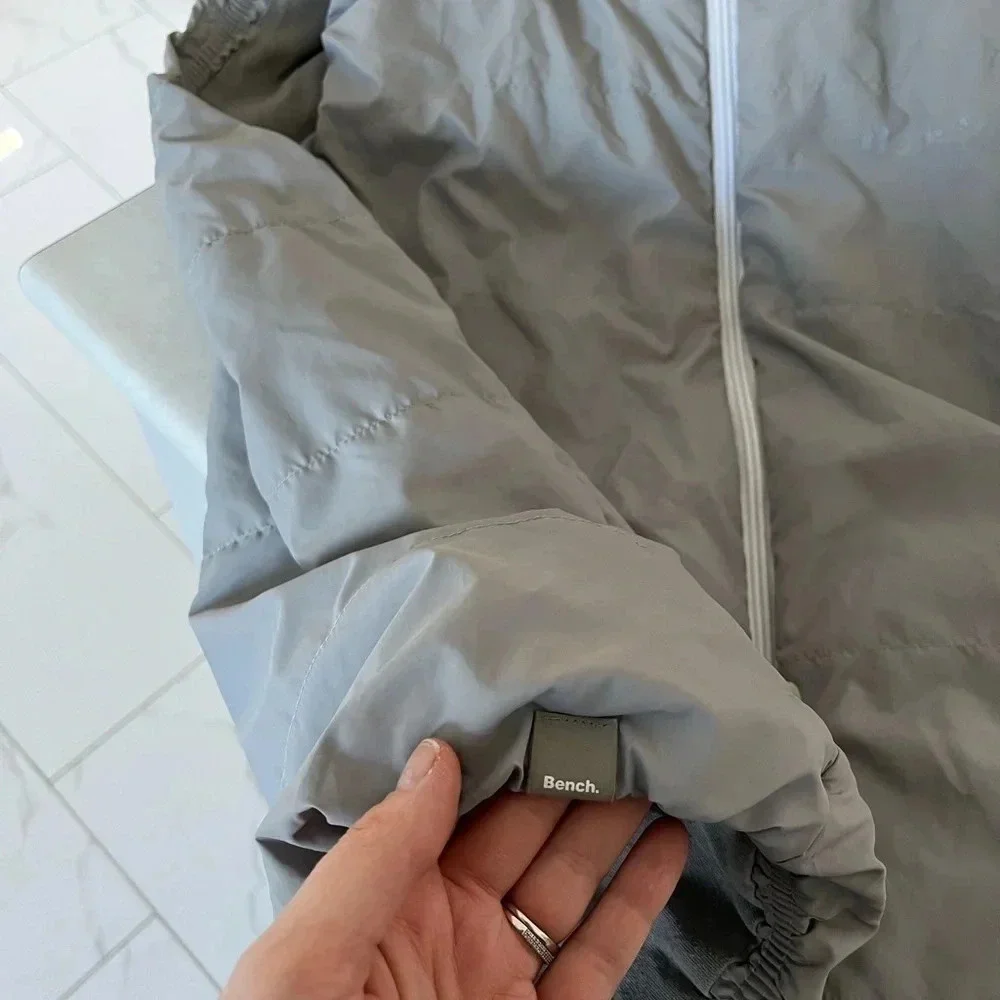 Bench/ Light grey vest/ Hidden zippered hood/ Size US X/L - Picture 6 of 16